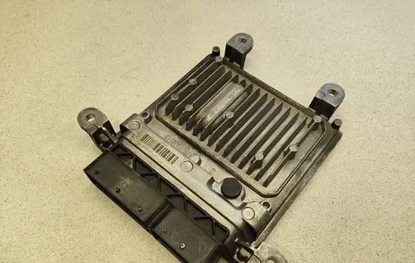 Mercedes-Benz C W204 Engine control unit/module A6519007500 28336101 A0064461540
