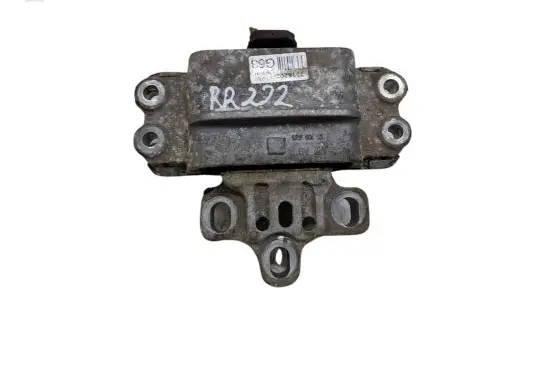 Volkswagen PASSAT B7 Engine mount bracket 1K0109555