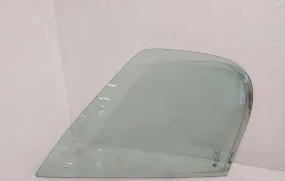 Nissan Primastar Front vent window/glass (coupe) 