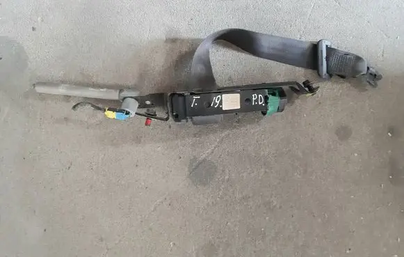 Volvo V70 Front seatbelt