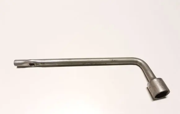 Nissan X-Trail T30 Wheel nut wrench 