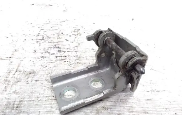 Peugeot 308 SW Rear door lower hinge