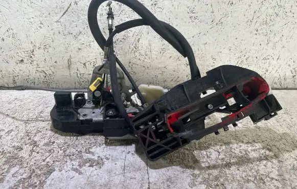 Dodge Challenger Front door lock 68066174AG 761000AE 13700
