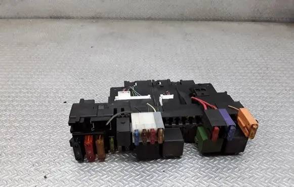 Mercedes-Benz S W220 Fuse module A0265455332