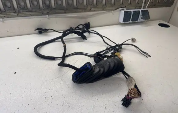 Volkswagen Transporter - Caravelle T5 Front door wiring loom