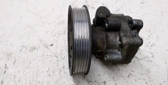 Ford Galaxy Power steering pump 3A674AA