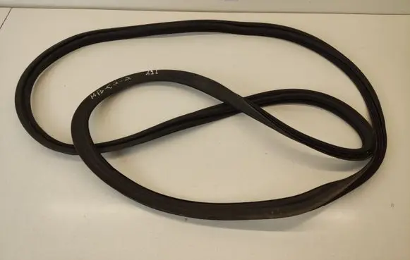 Mercedes-Benz C W204 Trunk rubber seal (body) 