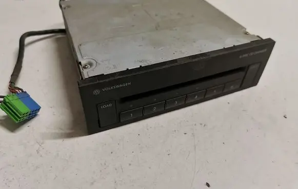 Volkswagen PASSAT B5.5 CD/DVD changer 3B7035110