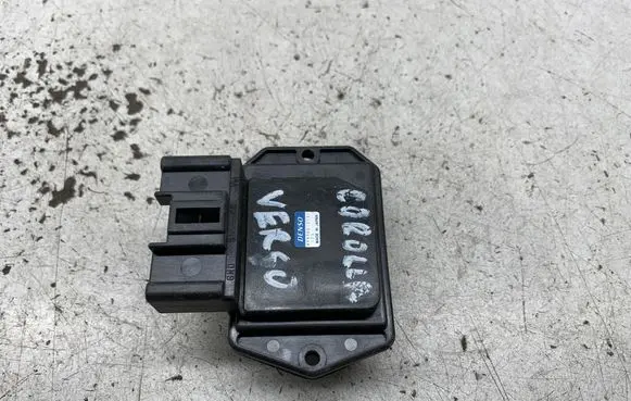 Toyota Corolla Verso E121 Heater blower motor/fan resistor 4993002121