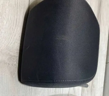Audi Q2 - Rear seat headrest 