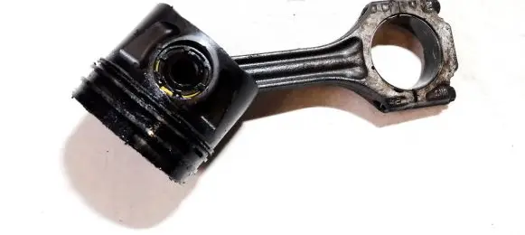 Volvo S70 V70 V70 XC Piston with connecting rod 028H