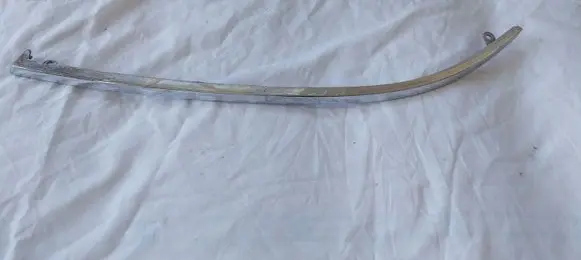 Front bumper splitter molding