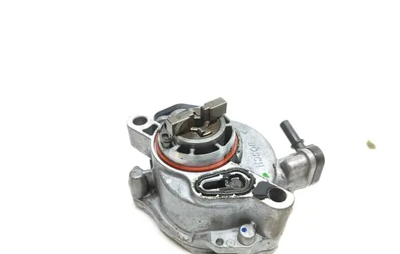 Peugeot 3008 II Vacuum pump 9804021880