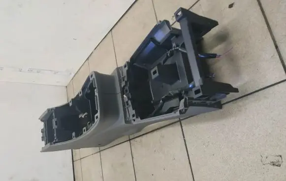 Nissan Leaf I (ZE0) Center console 969113NL0A 969ZA3NL1A