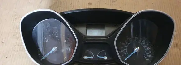 Ford Focus Speedometer (instrument cluster) BM5T10849DT