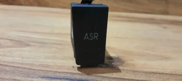 Traction control (ASR) switch