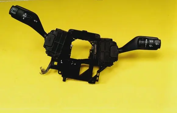 Wiper turn signal indicator stalk/switch