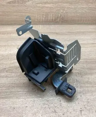 BMW 3 F30 F35 F31 Parcel shelf load cover mount bracket 7268030 11506510