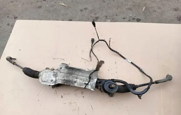 Volkswagen Golf VI Steering rack 1K1423051ED