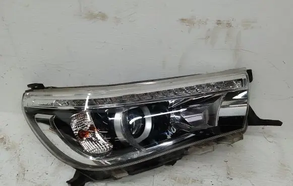 Toyota Hilux (AN120, AN130) Headlight/headlamp