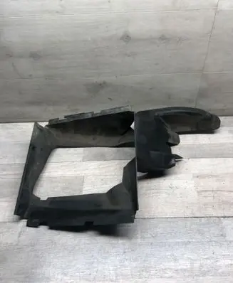 Audi Q7 4L Intercooler air channel guide 4L0117336