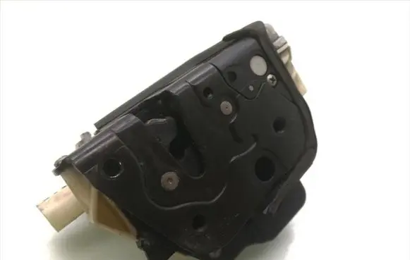 Audi A4 S4 B6 8E 8H Front door lock 8E2837016AA
