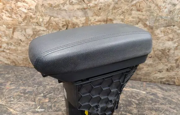 KIA Rio Armrest 846701W000