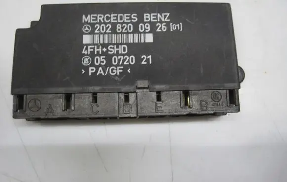 Mercedes-Benz C W202 Comfort/convenience module 2028200926