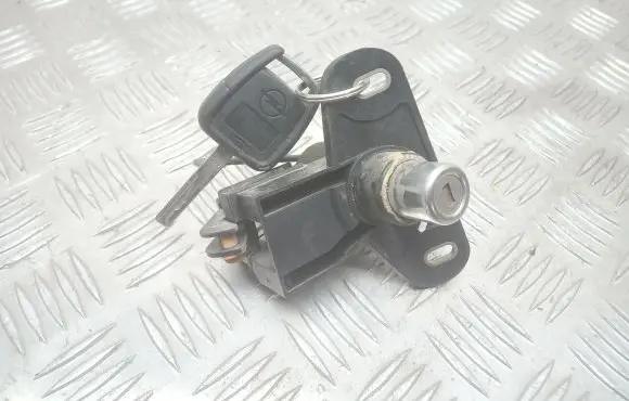 Opel Vectra B Tailgate exterior lock 