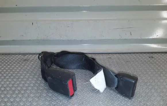 Opel Agila B Middle seatbelt buckle (rear) 