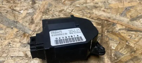Peugeot Partner Air flap motor/actuator 030998Z 0209061A