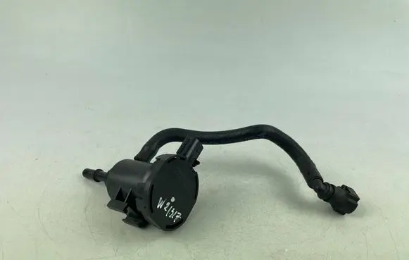 Mercedes-Benz E W213 Fuel tank valve A0004760600