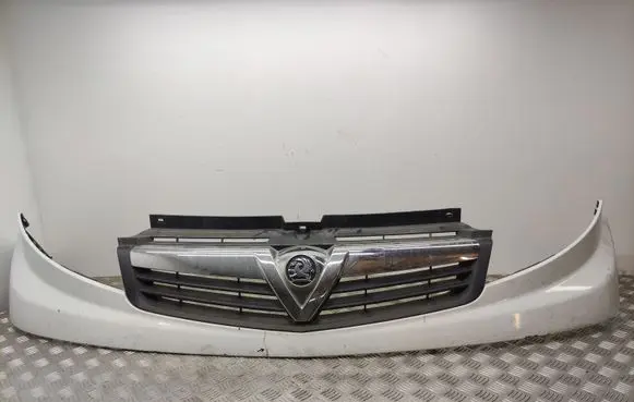 Opel Vivaro Front bumper upper radiator grill 623100248R 93856149
