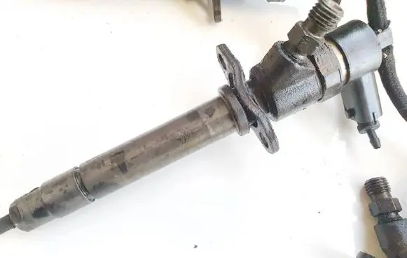 Volvo S60 Fuel injector 0445110078 8658351