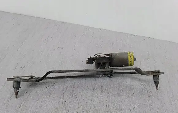 Volkswagen Jetta I Front wiper linkage 