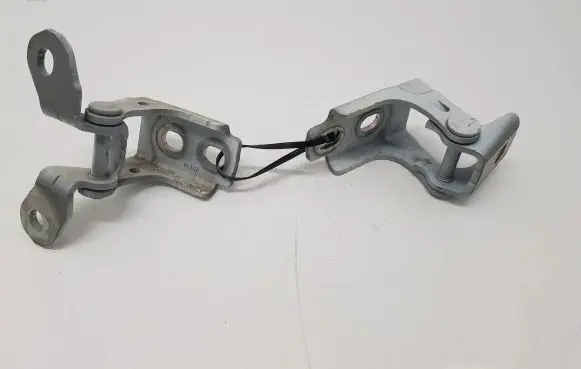 Renault Twingo III Front door hinge set A073550