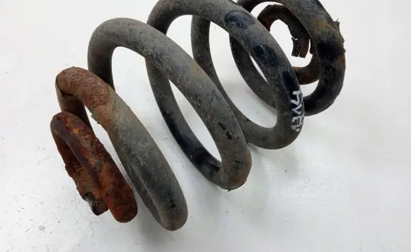 Volkswagen Transporter - Caravelle T4 Rear coil spring