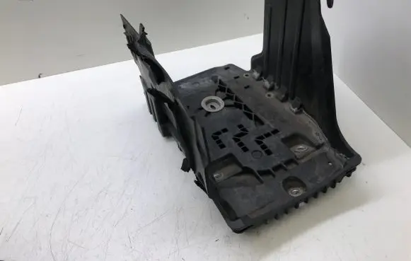 Volvo S60 Battery tray 31299569