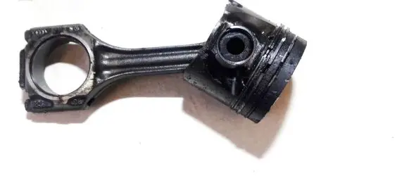 Volkswagen Golf III Piston with connecting rod 028h