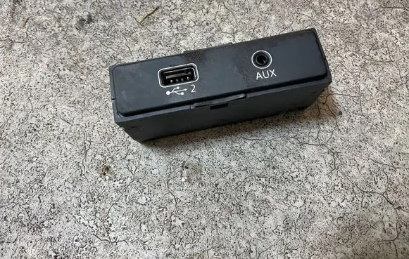 Audi A4 S4 B9 AUX in-socket connector 8W0035708 00726004618