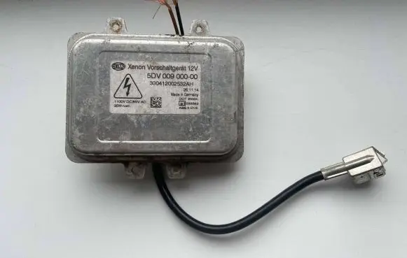 BMW 5 E60 E61 Headlight ballast module Xenon 5DV00900000 330412002532AH