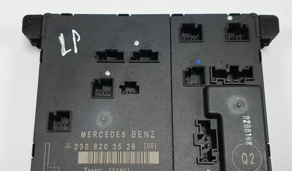 Mercedes-Benz SL AMG R230 Door control unit/module 2308203526