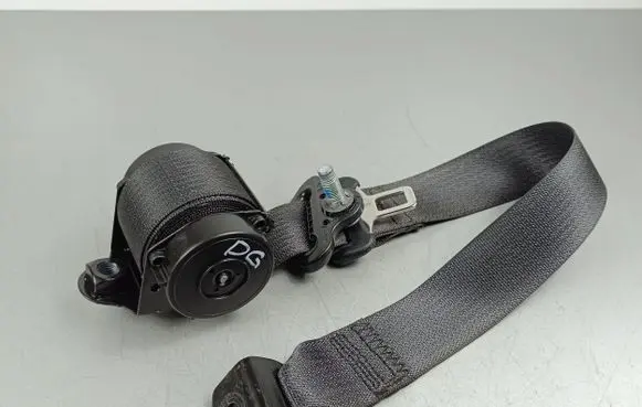 Jeep Grand Cherokee WL Rear seatbelt P6XH94TX7AA