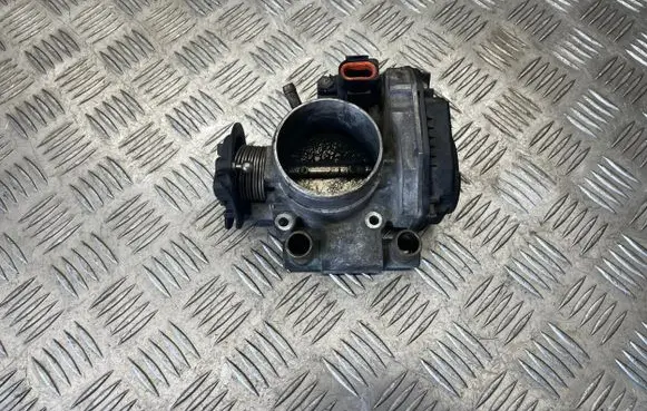 Audi A4 S4 B5 8D Throttle valve 408237210001 058133068