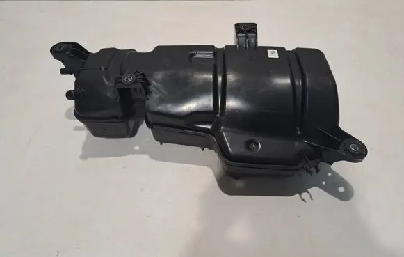 Jaguar E-Pace AdBlue liquid reservoir M8D25J228AA