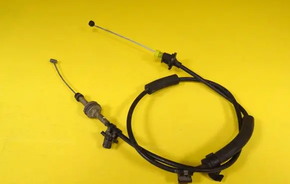 Mazda 323 Throttle cable 
