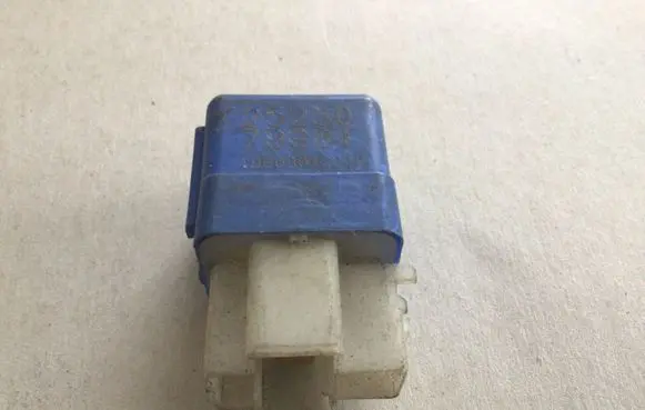Nissan X-Trail T30 Other relay 2523079981