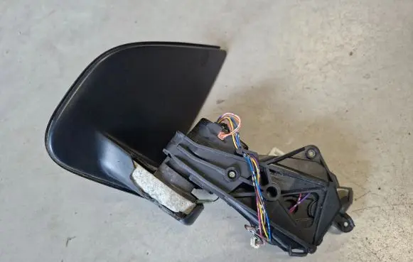Isuzu D-Max Front door electric wing mirror