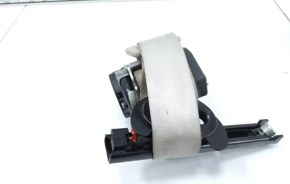 Citroen DS5 Front seatbelt 0610061