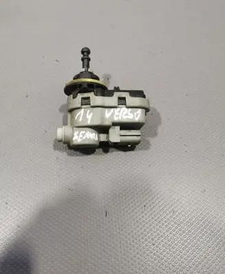 Toyota Verso Headlight level adjustment motor 